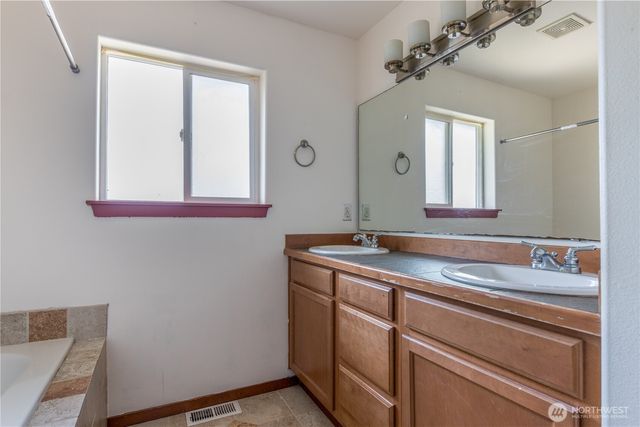 1102 Chestnut Street, Everett, WA 98201