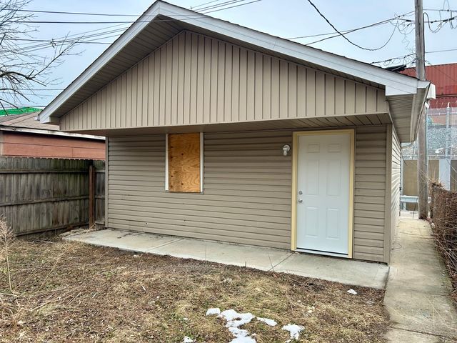 6755 S Bell Avenue, Chicago, IL 60636