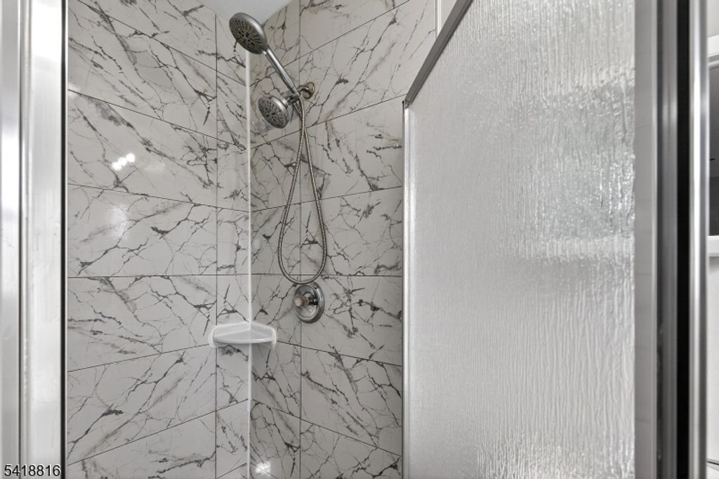 Image 17 of property listing at 569 Scotland Rd, Union Twp., NJ 07083