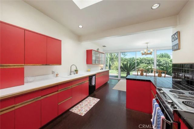 206 Oak Meadow Road, Sierra Madre, CA 91024