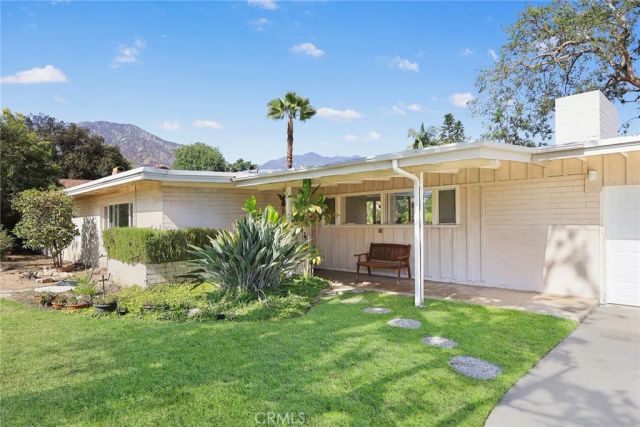 206 Oak Meadow Road, Sierra Madre, CA 91024