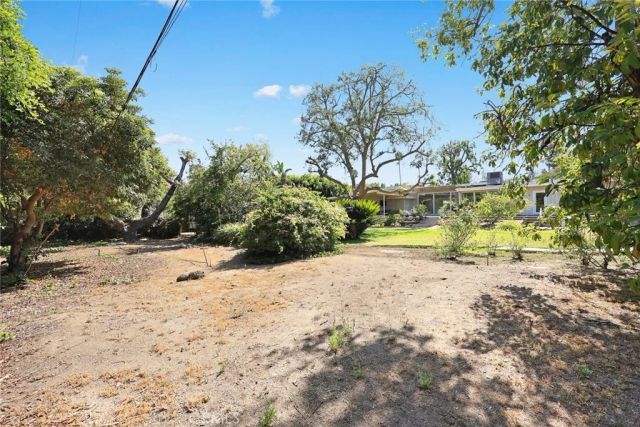 206 Oak Meadow Road, Sierra Madre, CA 91024