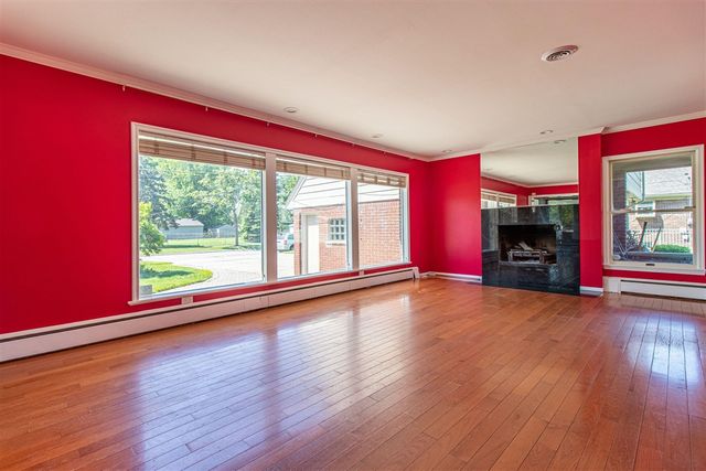 30007 Maison Street, Saint Clair Shores, MI 48082