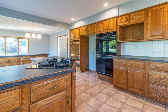 30007 Maison Street, Saint Clair Shores, MI 48082