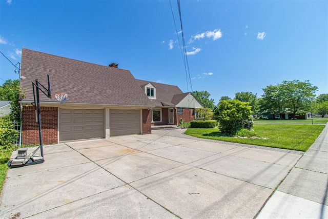 30007 Maison Street, Saint Clair Shores, MI 48082
