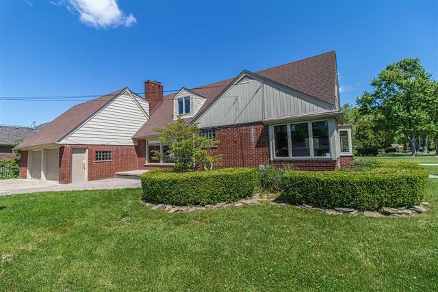 30007 Maison Street, Saint Clair Shores, MI 48082
