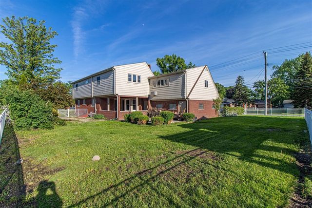 30007 Maison Street, Saint Clair Shores, MI 48082