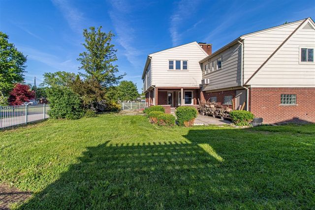 30007 Maison Street, Saint Clair Shores, MI 48082