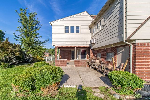 30007 Maison Street, Saint Clair Shores, MI 48082