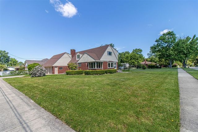30007 Maison Street, Saint Clair Shores, MI 48082