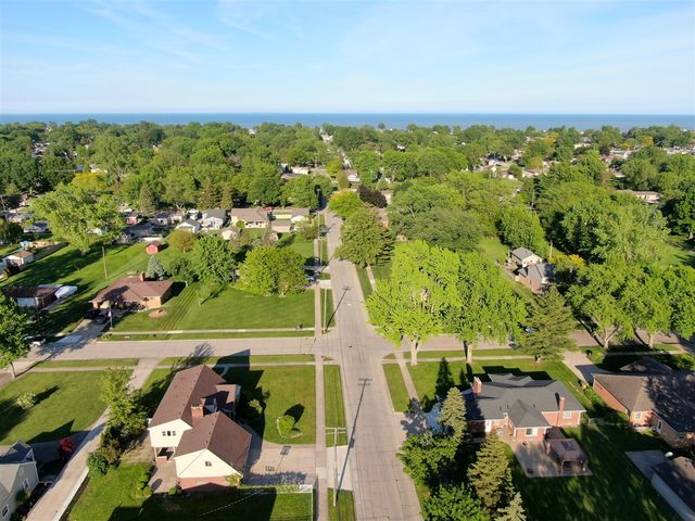 30007 Maison Street, Saint Clair Shores, MI 48082