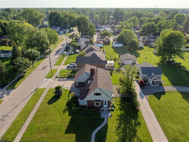 30007 Maison Street, Saint Clair Shores, MI 48082