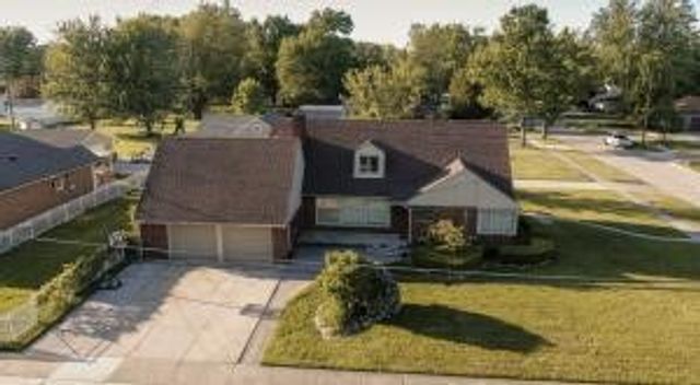 30007 Maison Street, Saint Clair Shores, MI 48082