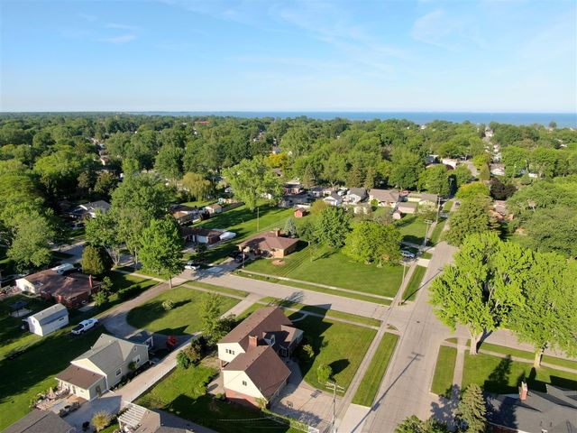 30007 Maison Street, Saint Clair Shores, MI 48082