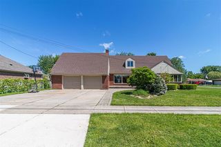 30007 Maison Street, Saint Clair Shores, MI 48082