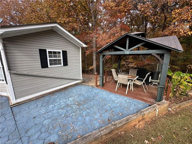 124 Humming bird Circle, New London, NC 28127