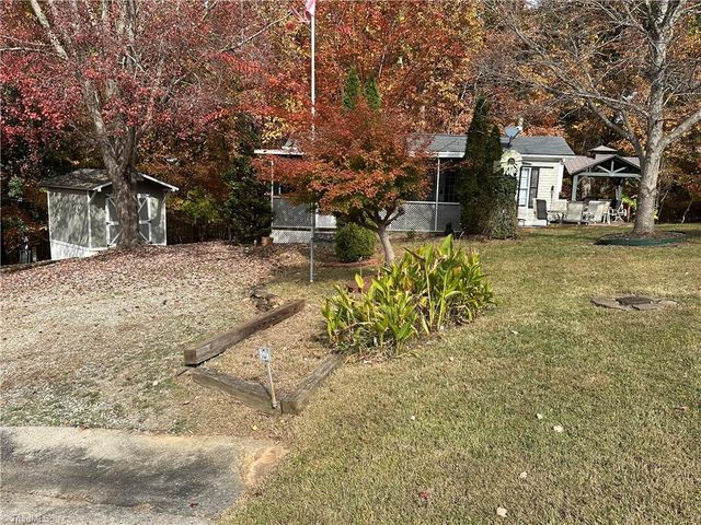 124 Humming bird Circle, New London, NC 28127