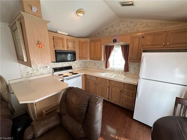 124 Humming bird Circle, New London, NC 28127