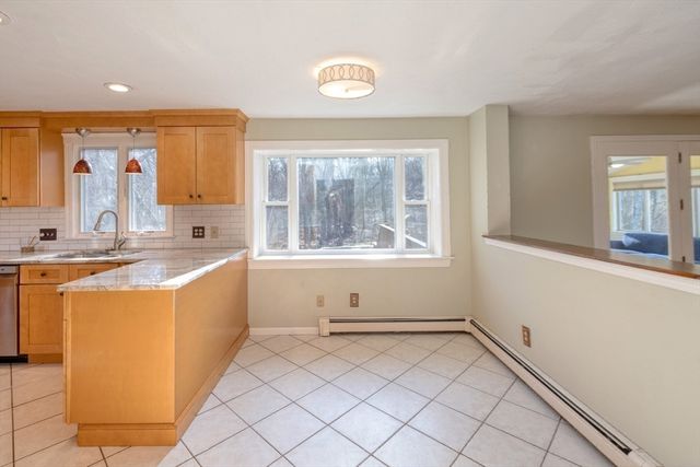 16 Stacey Way, Weymouth, MA 02190