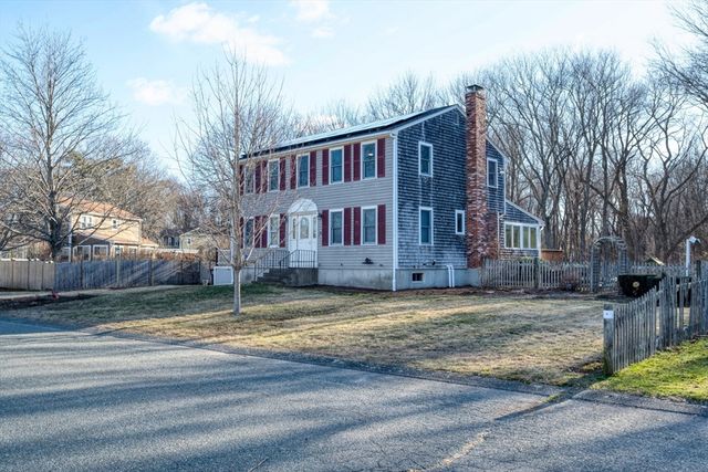 16 Stacey Way, Weymouth, MA 02190
