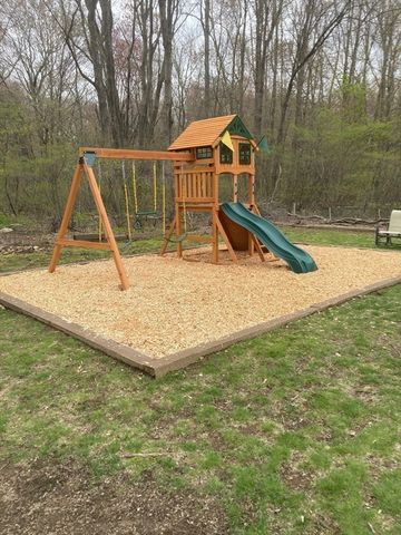 16 Stacey Way, Weymouth, MA 02190