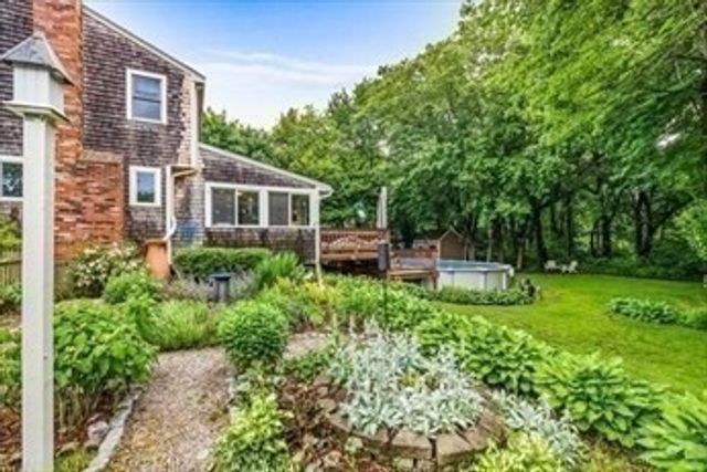 16 Stacey Way, Weymouth, MA 02190