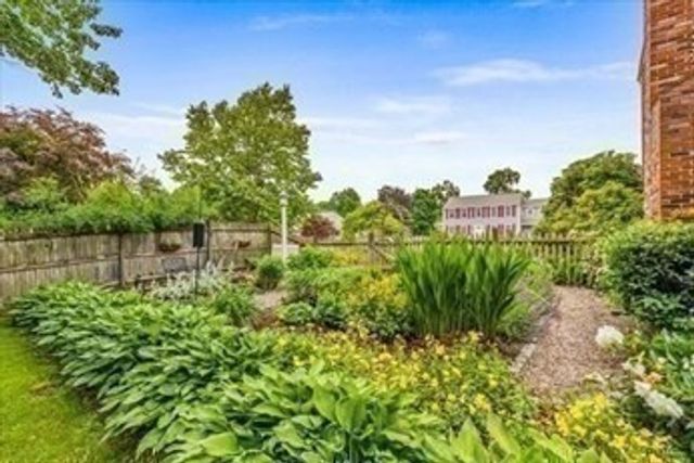 16 Stacey Way, Weymouth, MA 02190