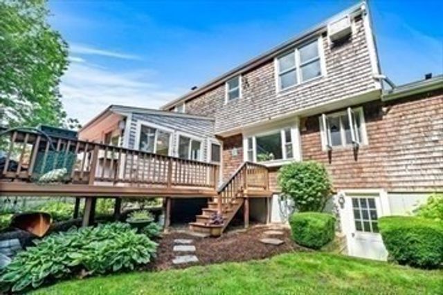 16 Stacey Way, Weymouth, MA 02190