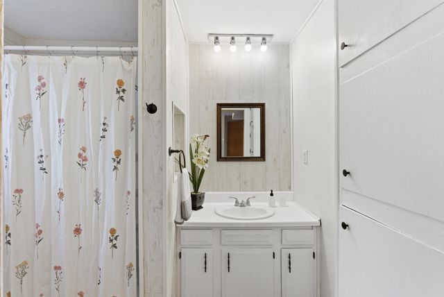 911 W 3rd Ave, El Dorado, KS 67042