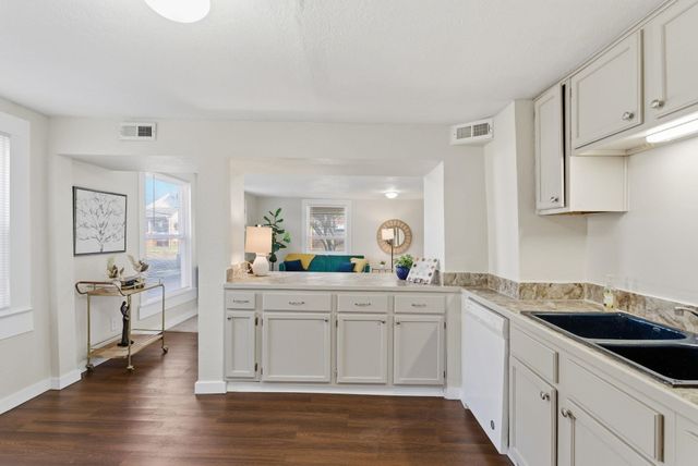 911 W 3rd Ave, El Dorado, KS 67042