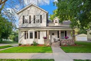 827 Central Avenue N, Faribault, MN 55021