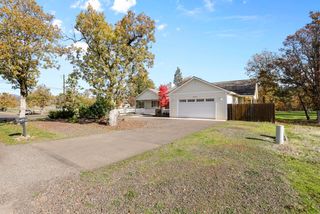 6400 Rogue River Drive, Shady Cove, OR 97539