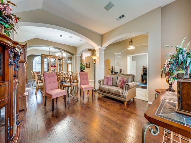 5800 Legend Lane, The Colony, TX 75056