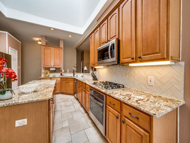 5800 Legend Lane, The Colony, TX 75056