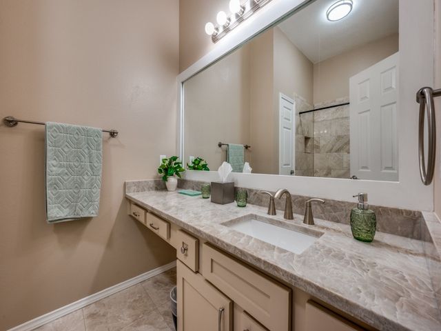 5800 Legend Lane, The Colony, TX 75056