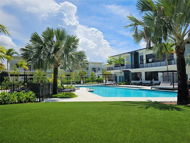 4400 Sunrise Boulevard S2-B, Plantation, FL 33317