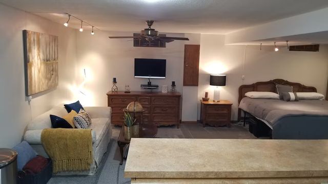 4 Forest Knolls, Decatur, IL 62521