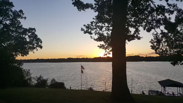 4 Forest Knolls, Decatur, IL 62521