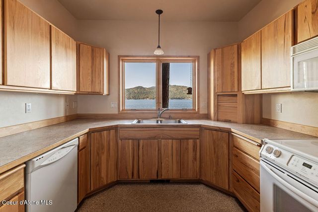 27227 S Highway 97, Harrison, ID 83833