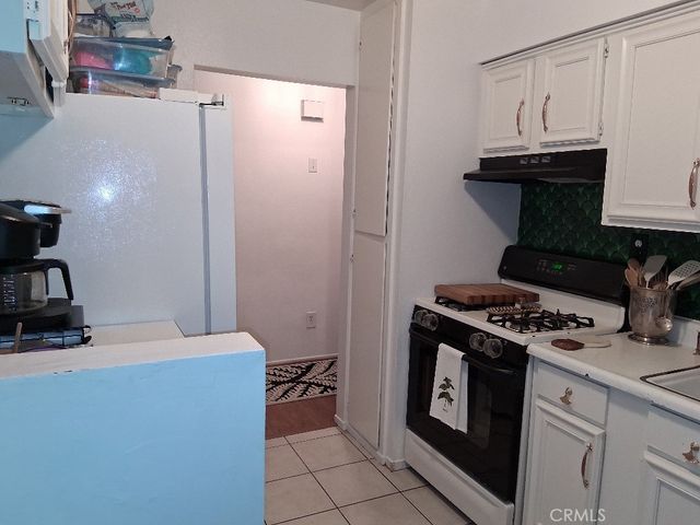 18778 Valencia, Hesperia, CA 92345