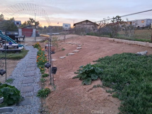 18778 Valencia, Hesperia, CA 92345