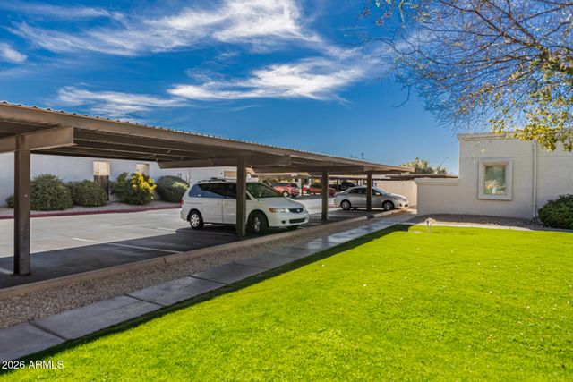 10815 W NORTHERN Avenue 102, Glendale, AZ 85307