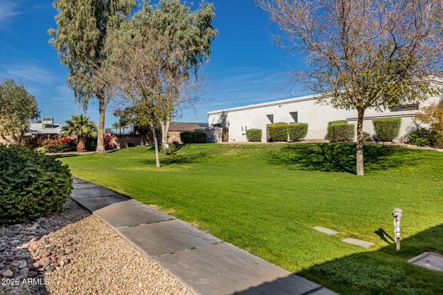 10815 W NORTHERN Avenue 102, Glendale, AZ 85307