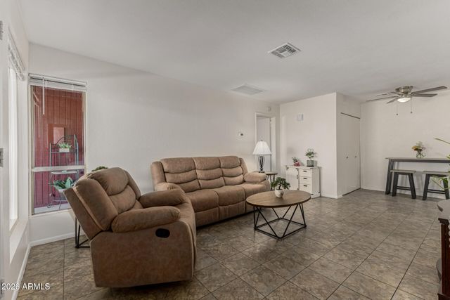 10815 W NORTHERN Avenue 102, Glendale, AZ 85307