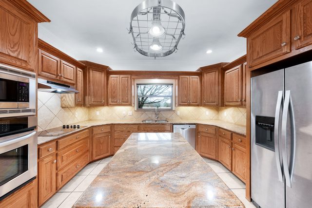 10471 Holly Creek Road, Terrell, TX 75160