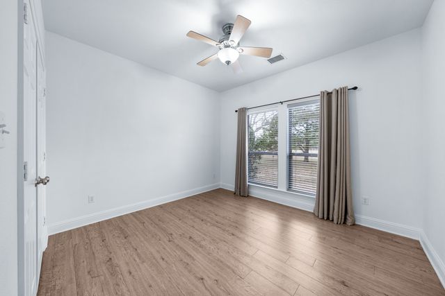 10471 Holly Creek Road, Terrell, TX 75160