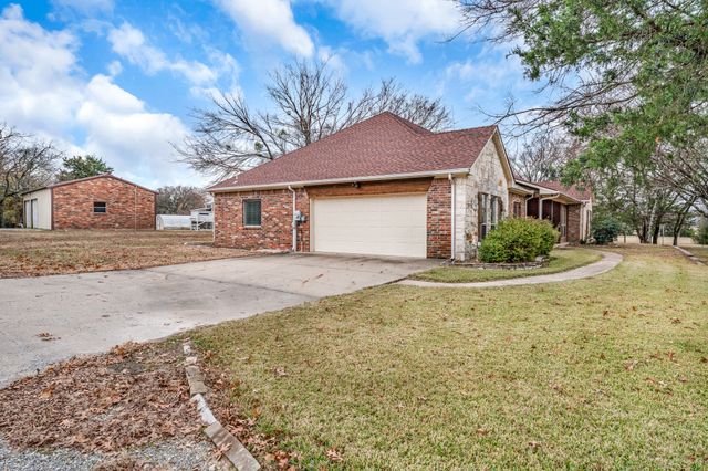 10471 Holly Creek Road, Terrell, TX 75160