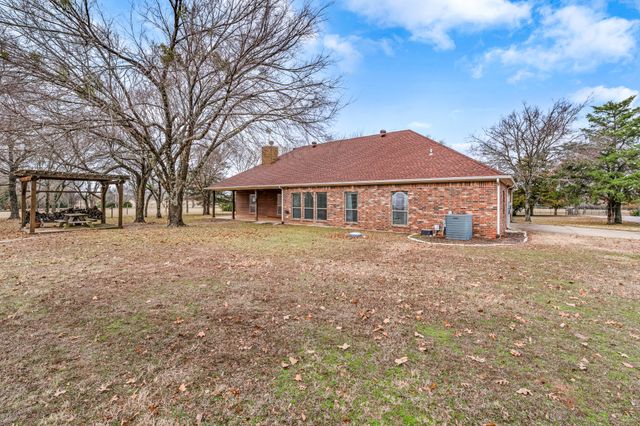 10471 Holly Creek Road, Terrell, TX 75160