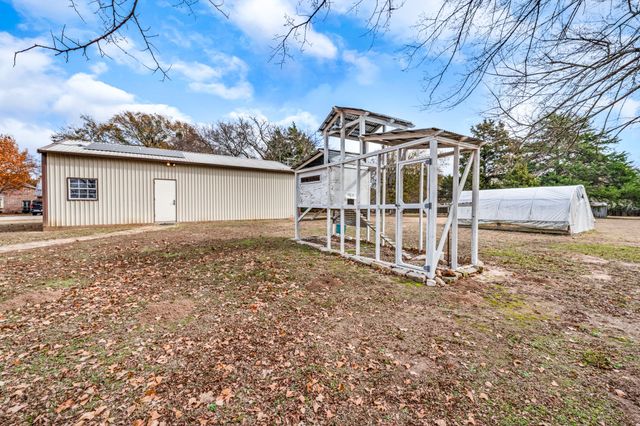 10471 Holly Creek Road, Terrell, TX 75160