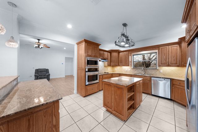 10471 Holly Creek Road, Terrell, TX 75160